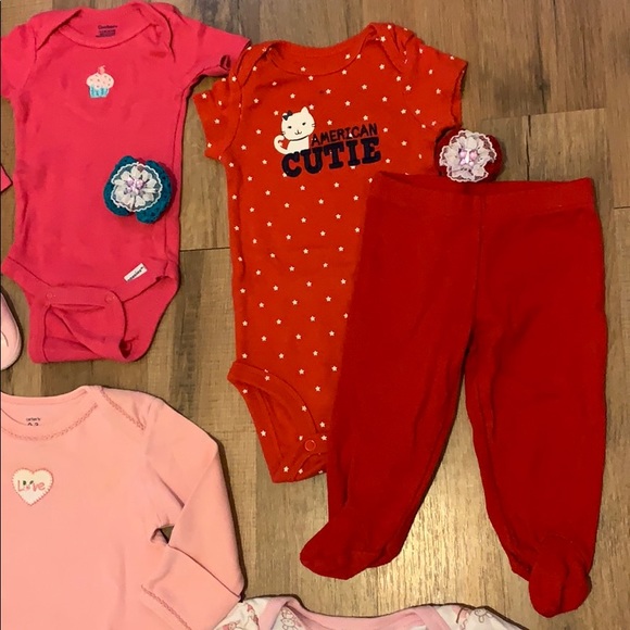 ✨INFANT GIRLS 0-3 MONTHS BUNDLE W/ ACCESSORIES✨ - Picture 4 of 6